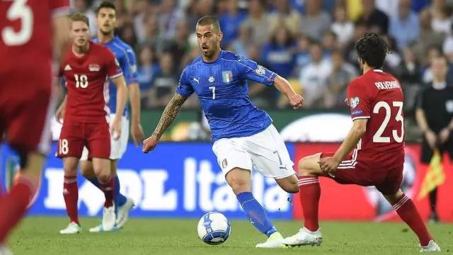 依靠内线的 依靠内线的