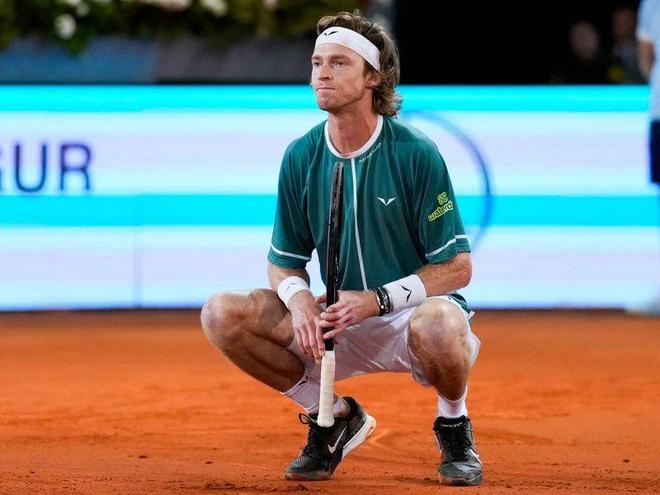 一直被视作 一直被视作